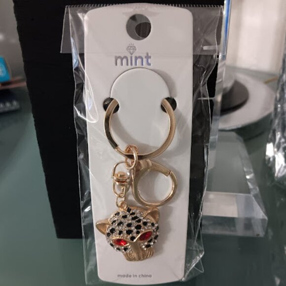 MINT Cheetah Gold Black Enamel Red & Clear Crystals Purse Charm Key Chain**NEW! - Picture 4 of 8